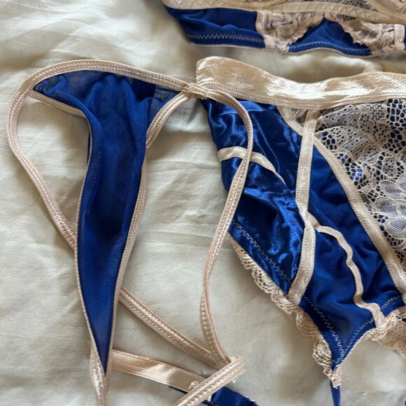 Collection Lingerie Set - New with Tags - Picture 3 of 9